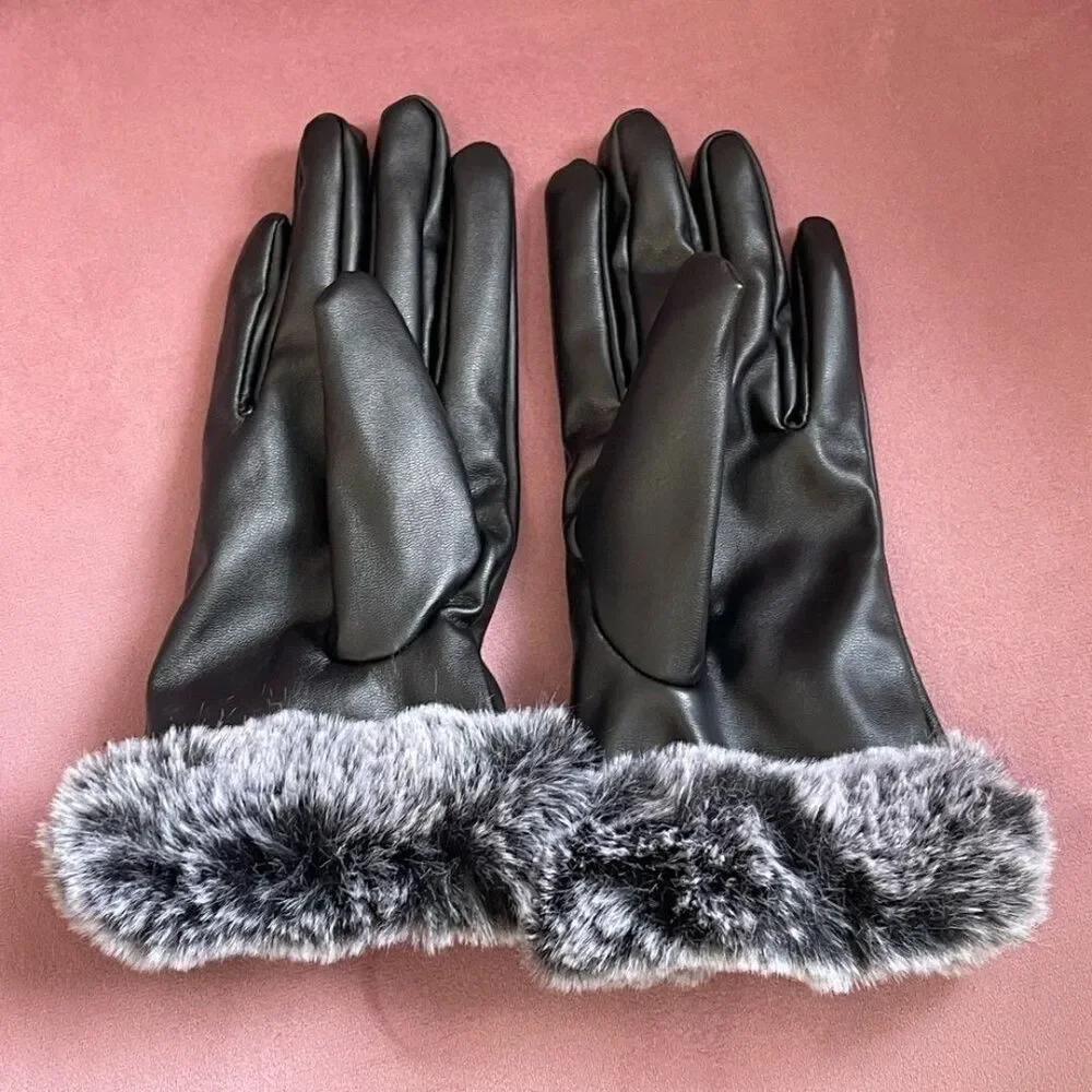 Women's Black and Grey Gloves